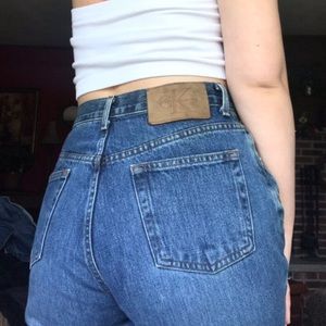 dark wash calvin klein mom jeans!